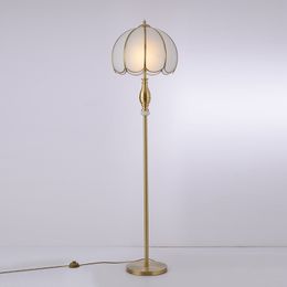 Lámpara de mesa de cobre, lámpara de pie retro europea para sala de estar, estudio, decoración de cabecera de dormitorio, iluminación creativa, lámparas de cobre para boda