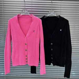 Cardigan en tricot brodé de velours corail, col en v à la mode avec haut rose à simple boutonnage en tricot