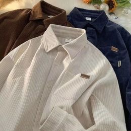 Polos à manches longues en velours côtelé pour hommes, mode rétro automne et hiver, ample, Harajuku, chemise décontractée, manteau, vêtements pour hommes, 240117