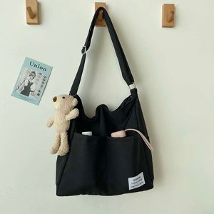 Corduroy schoudertassen 2022 vrouwen mode vrije tijd college stijl shopper multi-pocket grote capaciteit designer handtassen bakken tassen