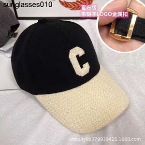 Version correcte avec tissu en laine C chapeau de famille montrer nouvelle casquette de baseball épissage c lettre casquette de langue de canard hiver version coréenne