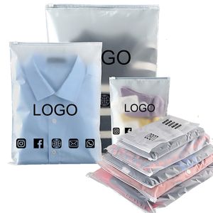 Sacs à cosmétiques cas 50pcs personnalisé sac à fermeture éclair givré maison voyage sac de rangement vêtements sous-vêtements entreprise sac d'emballage personnalisé 230826