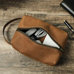 Bolsas de cosméticos Estuches de cuero genuino Bolsa de almacenamiento de cosméticos Mujeres Hombres Artículos de tocador portátiles Organizador de datos Contenedor de cables de viaje 21X14X8CM 231006