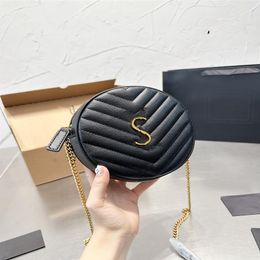 Sacs à cosmétiques Étuis Sac photo rond en vinyle de luxe en cuir matelassé à chevrons embossé grain de poudre, chaîne de créateur sh226K