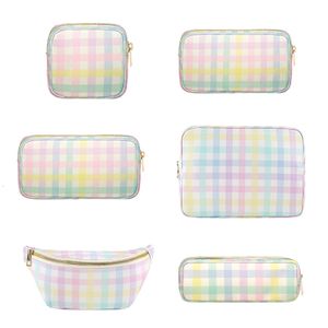 Bolsas de cosméticos Estuches S M L XL Bolsa de maquillaje Rainbow Plaid Bolsa de almacenamiento de artículos de tocador Patrón de rejilla Paquete de fanny al aire libre Lavado de viaje Bolsa de cosméticos Organizador de regalo 230923