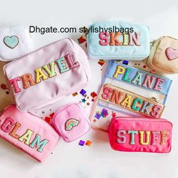 Make-up tas Hoesjes Waterdicht Make-up tas Meerdere kleuren Nylon etui Vrouwen patchCosmetische tas Vrouwen Letters Patch DIY make-up tas Tieners Grote toilettas