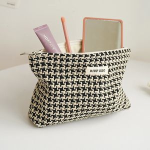 Cosmetische tassen chique Houndstooth print dames kawaii make-up tas reisopslag grote capaciteit rits toiletartikelen veelzijdige portemonnee 231113