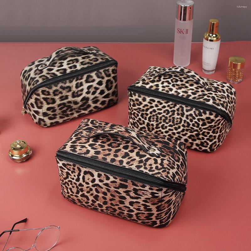 Bolsas de cosméticos estamparam a sensação avançada de couro de leopardo de casos de grande capacidade de maquiagem multifuncional portátil à prova d'água