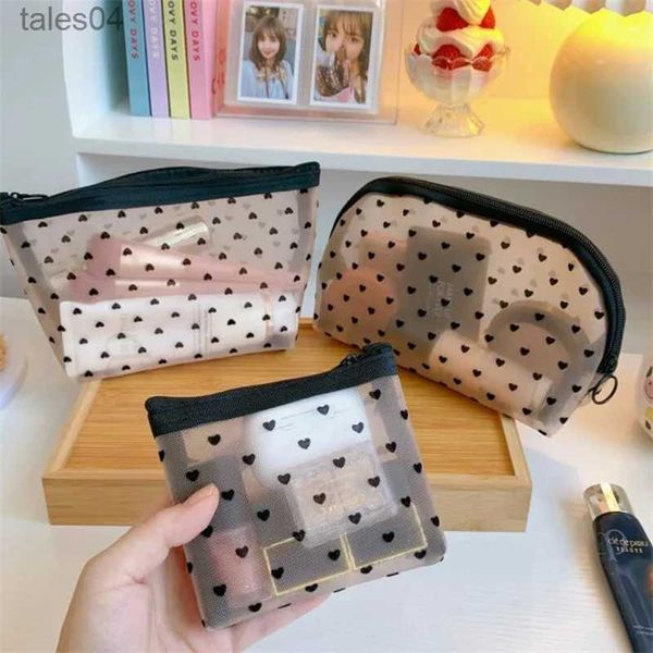 Bolsas de cosméticos Bolsas de maquillaje cosméticas de malla Porta estuche Cremallera transparente linda Corazón negro Estuche para lápiz impreso Bolsa conveniente para llevar YQ240220