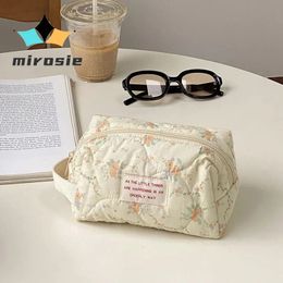 Cosmetische tassen MIROSIE Handige reismake-uptasorganisator Leuke draagbare make-uptas voor vrouwen Bloemen Koreaanse stijl opbergtas met ritssluiting 231102