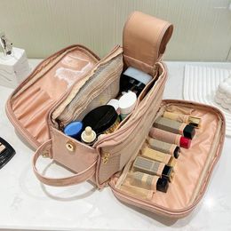 Sacs de cosmétiques Pu Leather Big Makeup Sac grande capacité Organisateur de 3 couches avec poignée et diviseur Double fermeture éclair pour les filles