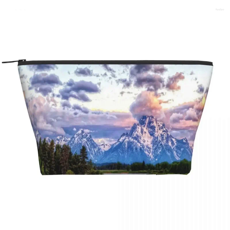 Sacs de cosmétiques Teton Snowy Mountains Lake Tree Trapezoidal Portable Makeup Daily Rangement Bag pour les bijoux de toilette de voyage