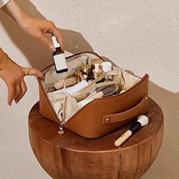 Sacs de cosmétiques Sac de maquillage de voyage Sague portable imperméable Organisateur de maquillage à toilette plate avec diviseur et poignée