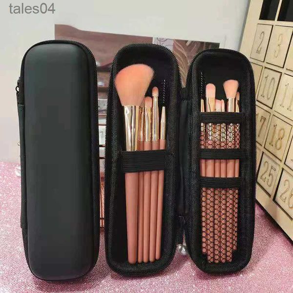 Bolsas de cosméticos Caja de pincel de maquillaje para mujer Bolsa de cosméticos pequeña y negra pura Organizador de lápiz labial Caja de almacenamiento de herramientas de belleza Cremallera Tira larga Bolsa de EVA YQ240220