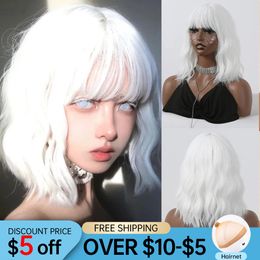 Cosplay pruiken lange krullende golvende platina blonde synthetische witte lolita haarpruik met pony voor vrouwen feest Halloween hittebestendig 230815