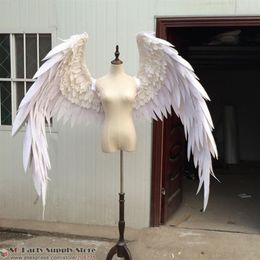 Costumes d'ailes d'ange en plumes de dessin animé, belles, blanches et rouges, pour défilé de mode, accessoires de tir de mariage, costume de jeu de Cosplay273H