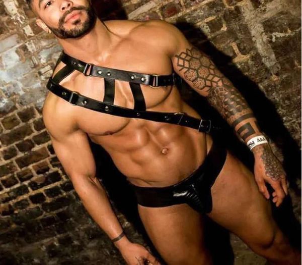 Costumes Sexy Hommes Une Bandoulière Harnais De Bondage Gothique Faux Cuir Ceinture Harnais Boucles Réglables Corps Poitrine Fétiche Nuit Clubwear