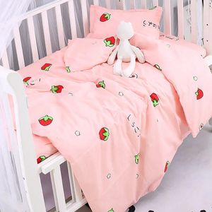 Katoen 3 stks/set baby beddengoed set schattige cartoonpatroon geboren krib kit baby laken quilt deksel kussensloop kokje kootbedbed 240408