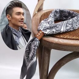 Coton et lin pour hommes et écharpe rétro artistique au printemps coréen automne hip hop street style serviette carrée 240410
