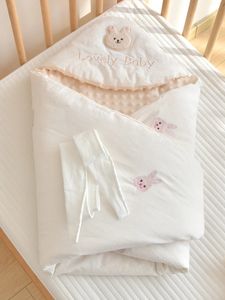 Manta de algodón para bebé, oso de dibujos animados bordado, saco de dormir para recién nacido, edredón grueso de invierno, accesorios de cama para bebé 240131