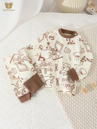 Coton Childrens Pyjamas Set Printemps and Fall Baby ONECK Vêtements longsleved Boyswear Kids Cartoon Mignon sous-vêtements 240325