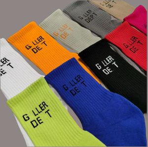 Katoenontwerper voor mannen vrouwen, klassiek alfabet ademende sportsokken, meerdere kleuren, mode pure color football basketbal sokken kousen