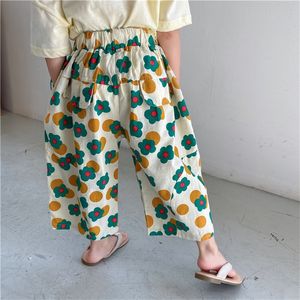 Katoenmeisjes elastische taille losse wijde poot broek bloemen schattige kinderen kleding lente zomertrookjes 1-6 jaar Koreaanse babykleding bloem 220803