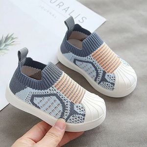 Katoen gebreide kindersport ademende peuterschoenen voor baby anti-slippery vloerschoenen meisjes sneakers 240514