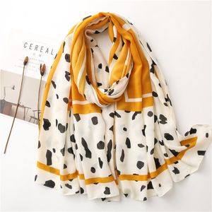 Écharpe en coton et lin doux pour femme automne et hiver allmatch motif de vache jaune châle long dualuse