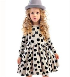 Coton à manches longues Baby fille robe noire tampon élastique plissée enfants robe stiching dessin animé chat imprimé fille robe 4834247