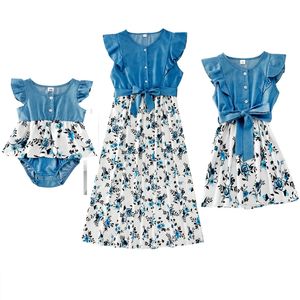 Katoenen moeder dochter bijpassende kleding baby rompers familie look bloemenprint ruches mouw jurk casual boog sjerp tie -up vestido 220531