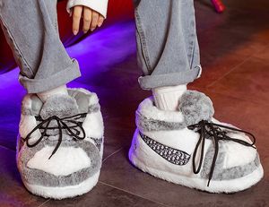 Pantons de coton Nouveaux chaussures d'hiver pour hommes et femmes en 2022 bizarre la coco peluche grosses chaussures rutschhemmende gumminoppen an der unterseite