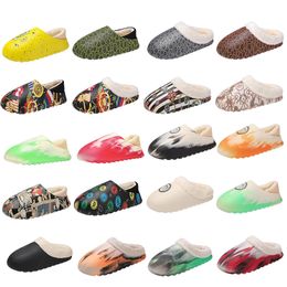 Pantuflas de algodón Zapatos cálidos de invierno Llanura de dibujos animados Color Frotado Graffiti Felpa Interior y exterior Parejas Sección Botas de nieve para mujeres Hombres Varios estilos Tamaño múltiple