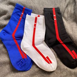 Chaussette en coton pour femmes et hommes 2022 nouvelle mode automne hiver chaud coton dames hommes lettre imprimée Streetwear sport chaussettes longues bas