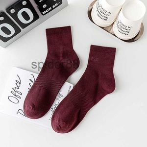 Chaussettes en coton pour hommes et femmes Alphabet classique Respirant Mans Basketball Bas Mode Sports Cheville Designer Rayé Rétro Lettre Imprimer Chaussette courte S8 A75E