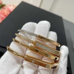 Tellerkwaliteit tiffay Lock Series 18k Rose Gold Full Diamond Halve armband voor geliefden Glad gezicht Beroemdheden in dezelfde stijl zullen niet vervagen