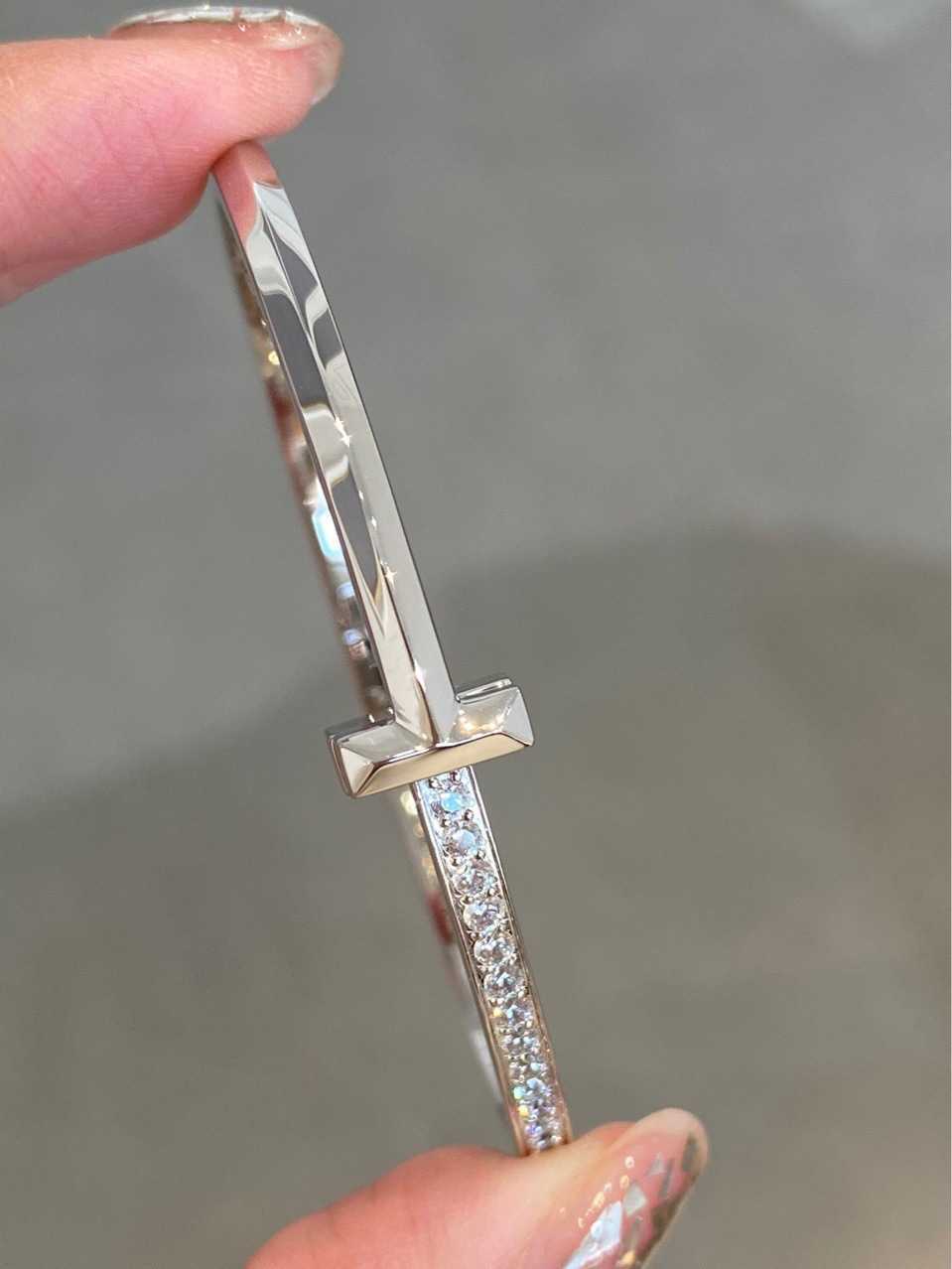 Contre qualité V Or T1 Bracelet Classique Incrustation à la Main CNC Visage Lisse Ciel Étoile Haute Qualité et Complet Avec logo