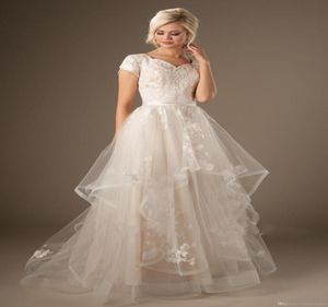 Country modestes robes de mariée manches caprices