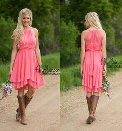 Country Western Coral Mariffon courtes demoiselles d'honneur Robes pas cher 2019 Jewel Neck A Line High Low Chic Maid of Honor Wedding Guest Dre5346281