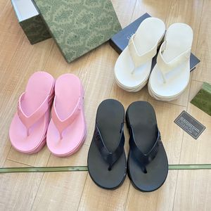 Paar snoep kleur rubber designer slippers slippers dameshuis buiten 3D -brief afdrukken waterdichte visgraat slipper