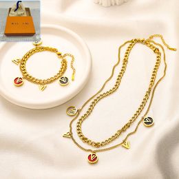 Paar familie geschenk sieraden set boetiek vrouwen roestvrij staal sieraden armband mode stijl ketting ketting verjaardag liefde luxe ketting armband set met doos