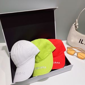 Couple mode couleur bonbon designer casquette de balle vacances voyage sport lettre broderie 6 couleurs casquette