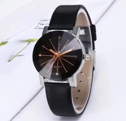 Couple Lover Design Crystal Luxury Quartz Watch Fashion Cuir Diamond Pointer Men Femmes Wrist-Wrist Wistes Lovers Clock4910939