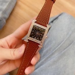 Coppia di orologi indispensabili cinturino di colore brillante circonda l'esclusiva forma H Movimento al quarzo multifunzionale importato306l