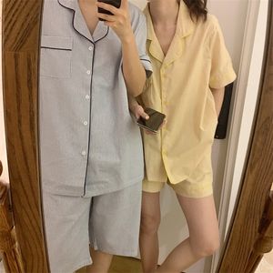 Paar pyjama's set zomer dames/mannen pyjama roze geel blauw donkergroen strepen korte mouw shorts casual huiskleding t200813