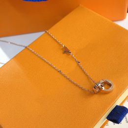 Paar hanglagers kettingen charme ontwerper ronde gouden ketting voor vrouwen cadeau populair mode sieradenmerk mooi roestvrijstalen niet -vervaging