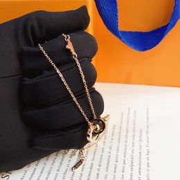 Paar hangselachtige kettingen Charm Designer ronde gouden ketting voor vrouwen cadeau populair mode sieradenmerk mooi goed leuk 2023