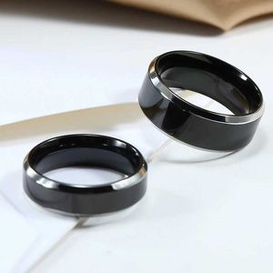 Couple anneaux noirs rings classiques en acier inoxydable anneau de mariage bague de mariage pour hommes couple Black Silver Fashion Jewelry 8 / 6mm S2452801