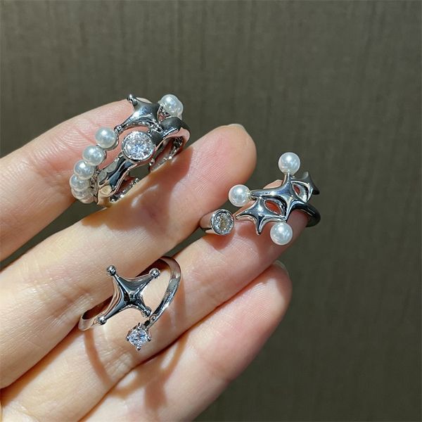 Sonneries de couple de créneaux de niche irréguliers Double Pearl Ring Opening Female Sense of Fashion and Cool Character Index Ring Class Rings