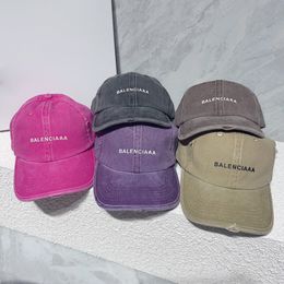 Pareja Diseñador deportivo Gorras de bola Moda Algodón Letra perforada Casqueta de impresión Viaje al aire libre Gorra con visera ajustable